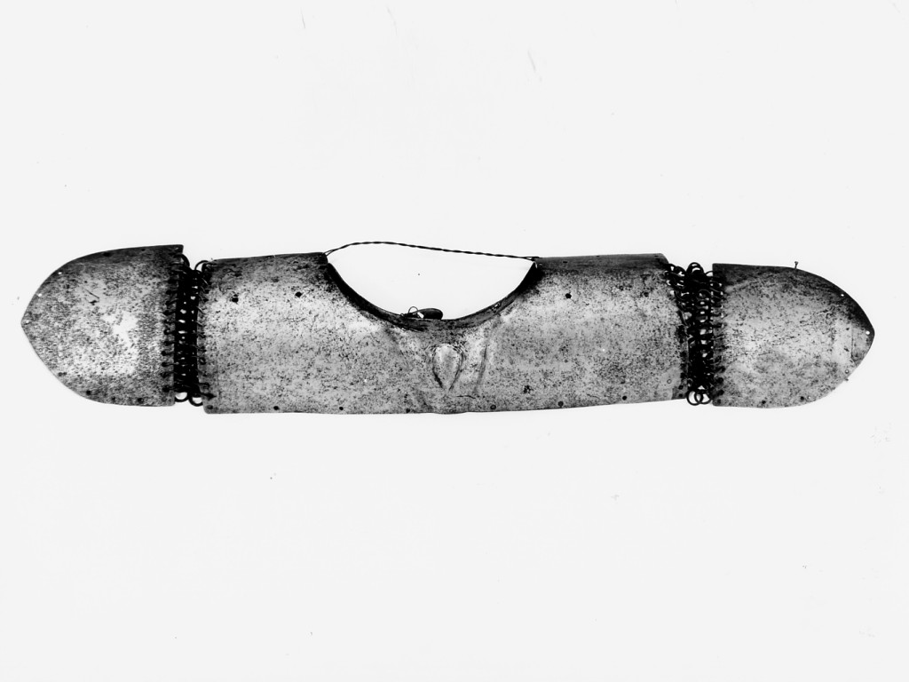 lama di scollo dorasale di corazza a maglia e piastre - korazin, elemento d'insieme - manifattura ottomana (sec. XVI)