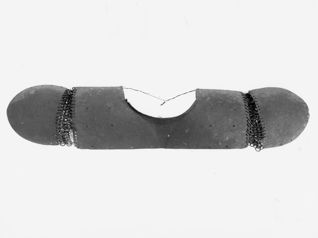 lama di scollo dorasale di corazza a piastre e lamelle - korazin, elemento d'insieme - manifattura ottomana (sec. XVI)
