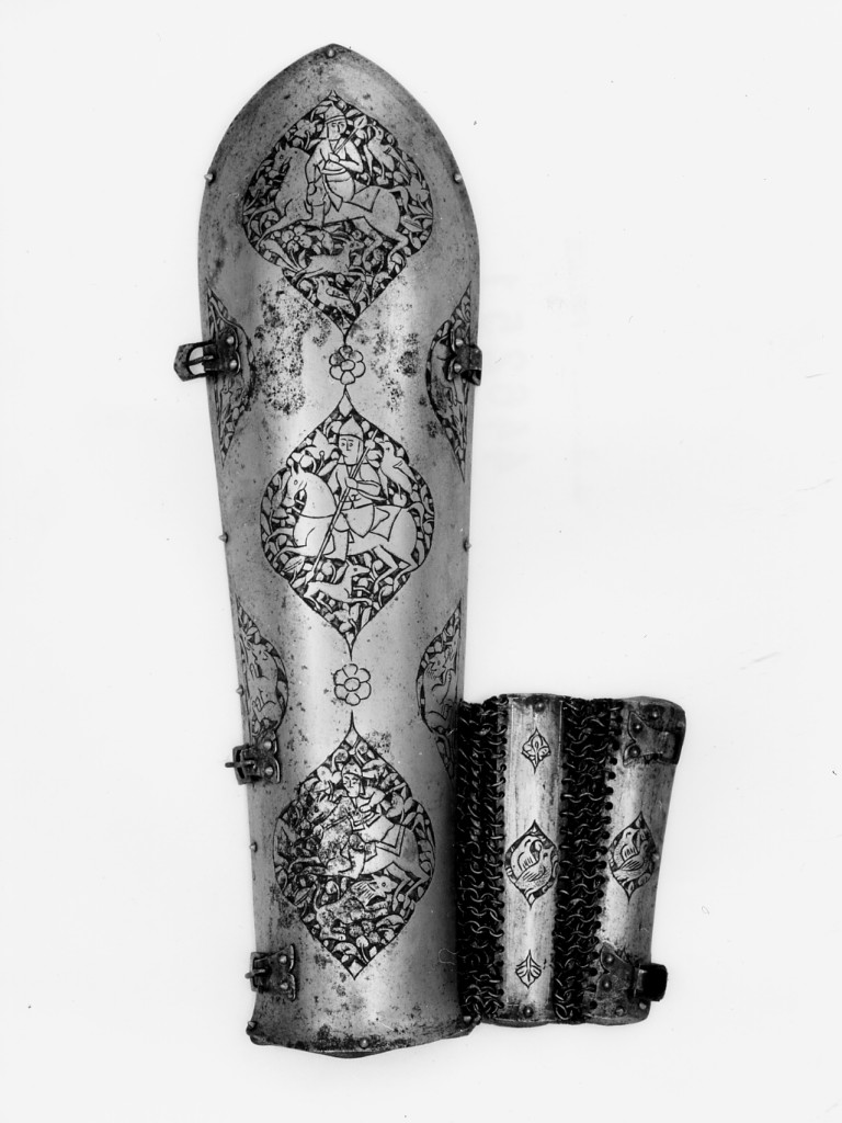 elementi floreali, scene di caccia e lotte tra animali selvatici (bracciale - dastana) - manifattura indiana (sec. XVIII)
