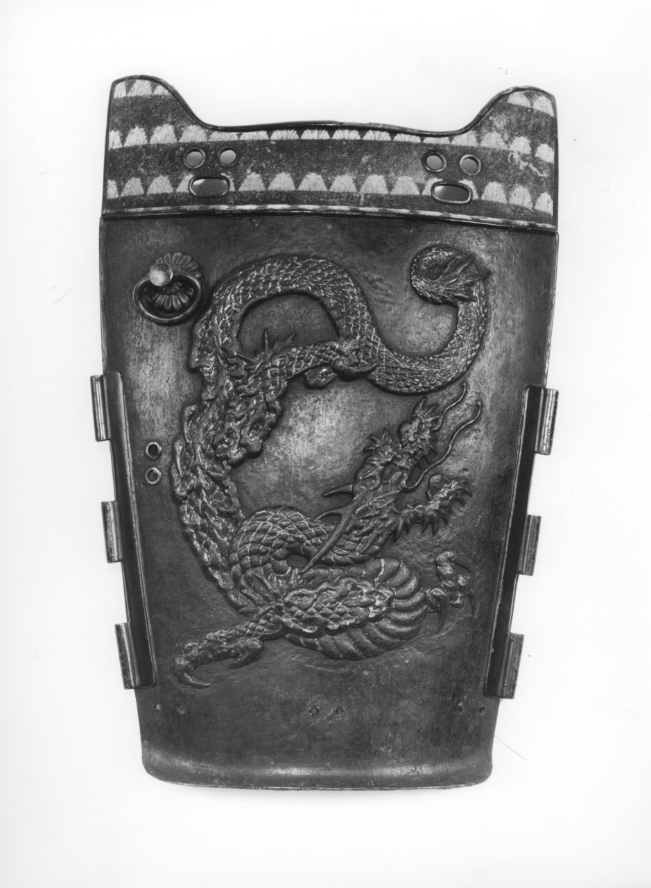 drago, motivi decorativi geometrici (petto di corazza - uchidaschi-ita, elemento d'insieme) - ambito yukinoshita (terzo quarto sec. XVI)