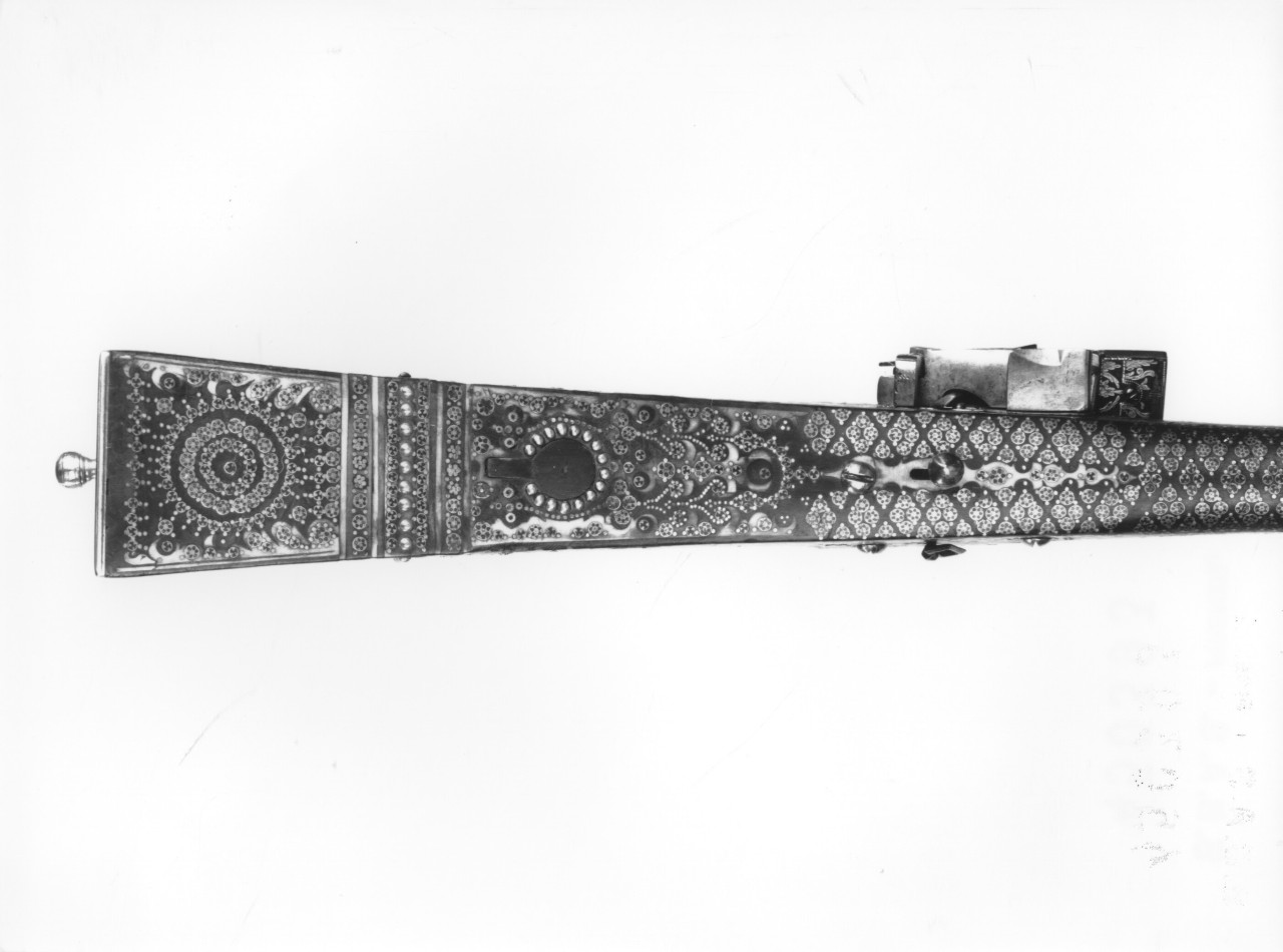 motivi decorativi floreali (archibugio - a fucile, tufenk) di Hasan - manifattura ottomana (fine/inizio secc. XVIII/ XIX)