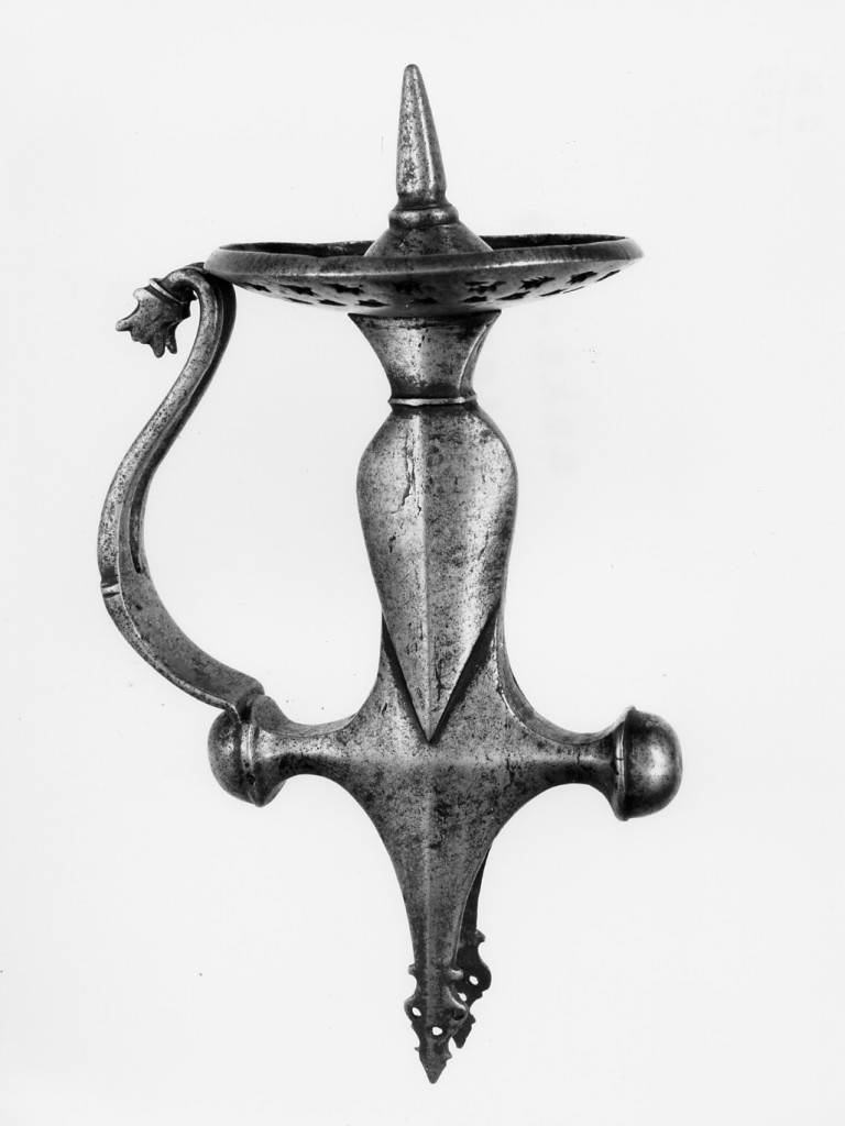 drago (elso di sciabola - talwar, elemento d'insieme) - manifattura maharatta (sec. XVIII)