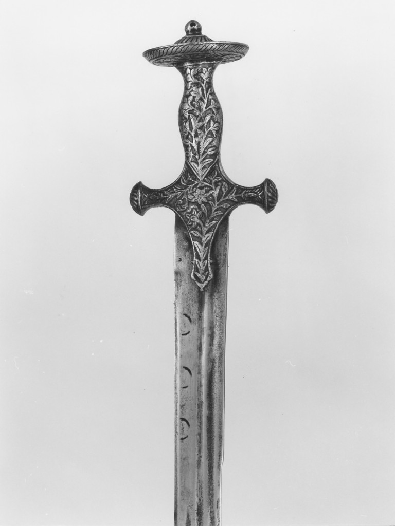 motivi decorativi vegetali stilizzati (sciabola - talwar) - manifattura moghul (sec. XVIII)