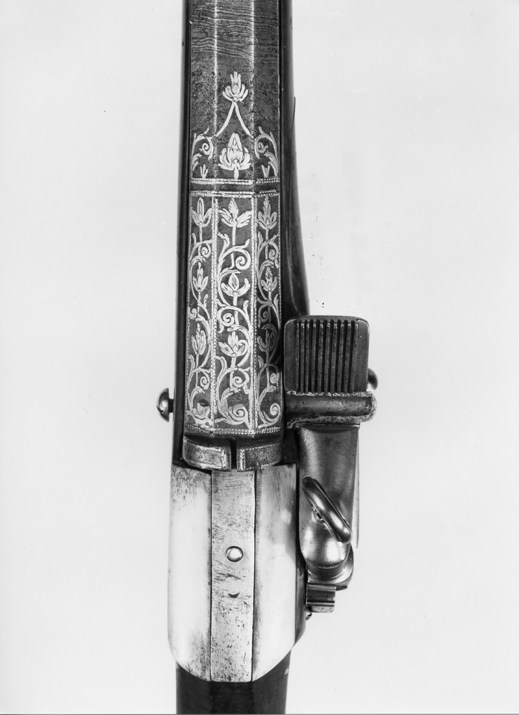 motivi decorativi vegetali stilizzati (moschetto a fucile all'orientale - tufenk) - manifattura ottomana (fine/inizio secc. XVIII/ XIX)
