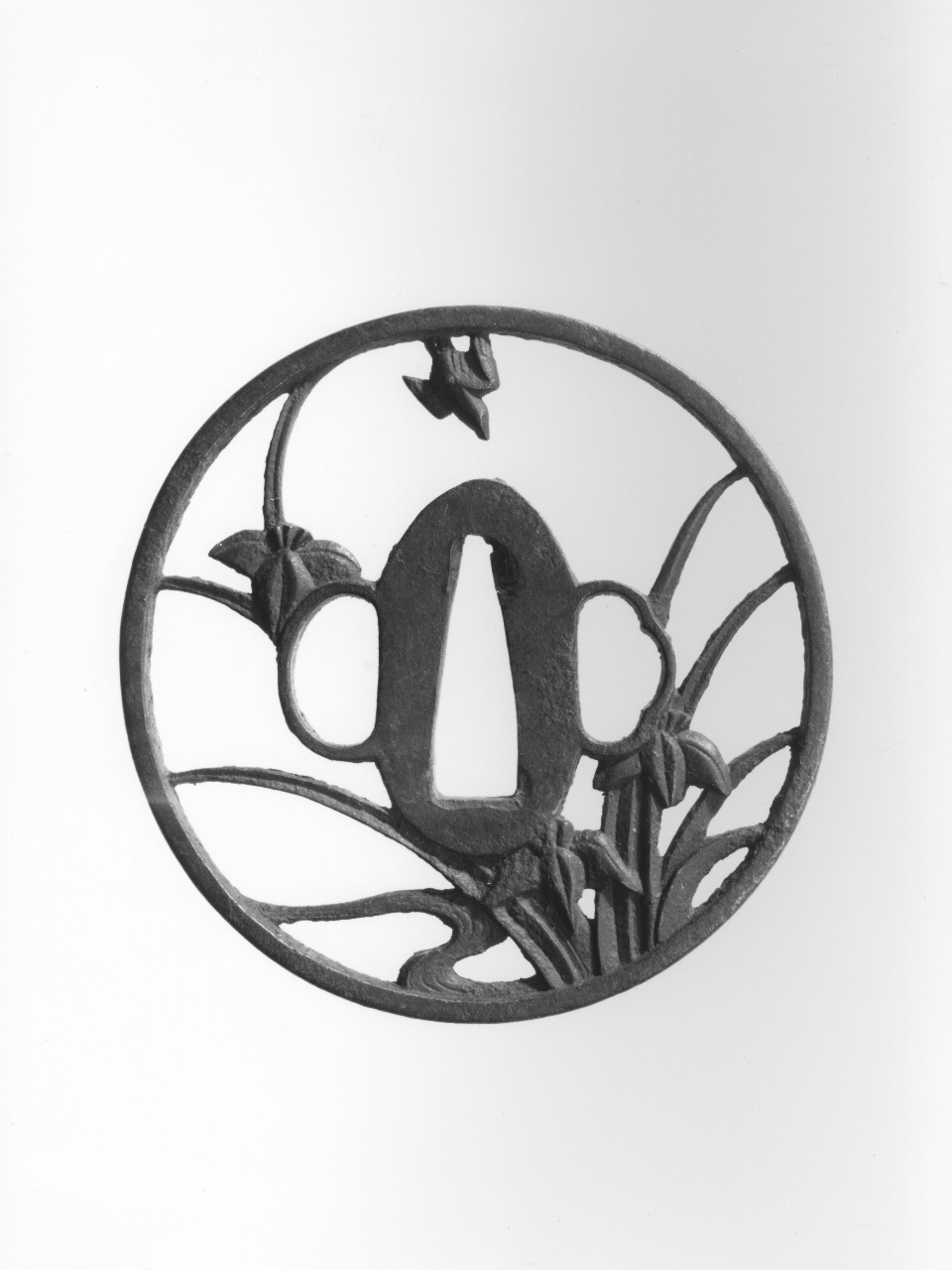 ruscello, arbusti e fiori, uccellino (recto-verso) (guradamano da sciabola - tsuba circolare, elemento d'insieme) - ambito bushu (secondo quarto sec. XVII)