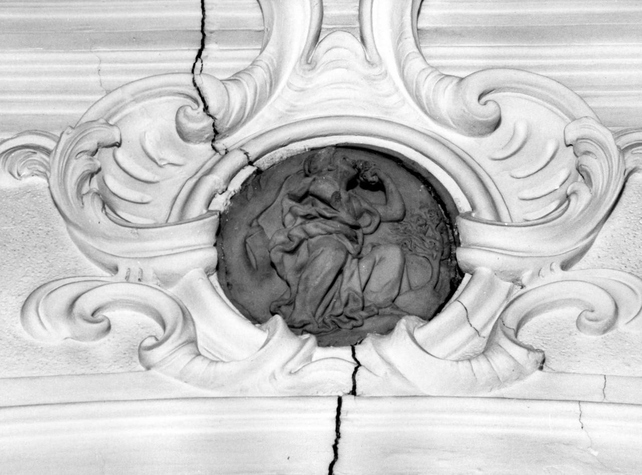 figura allegorica femminile (rilievo) di Monaccorti Paolo (sec. XVIII)