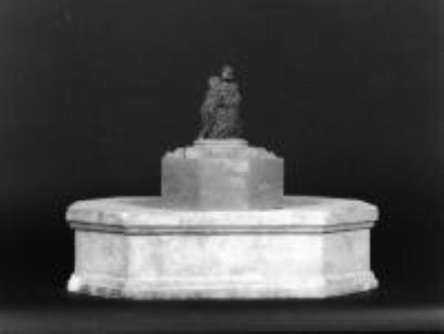 Carità (statuetta) di Duprè Giovanni (sec. XIX)