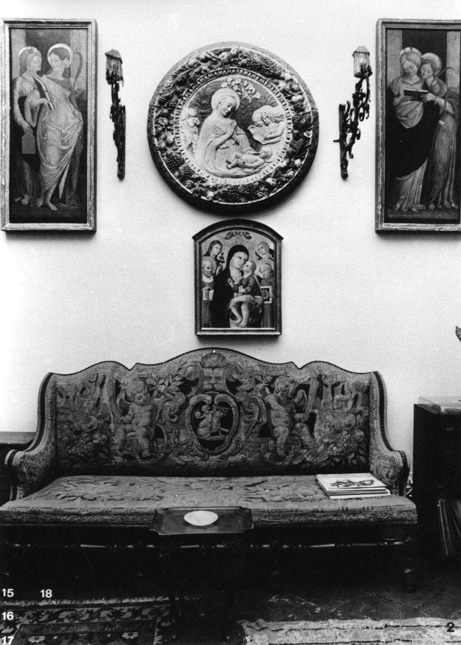 Madonna con Bambino e angeli (rilievo) di Buglioni Benedetto (fine/inizio secc. XV/ XVI)