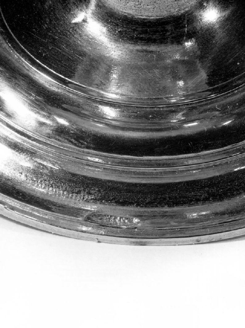 motivi decorativi a foglie d'acanto (pisside) - bottega toscana (prima metà sec. XVIII)