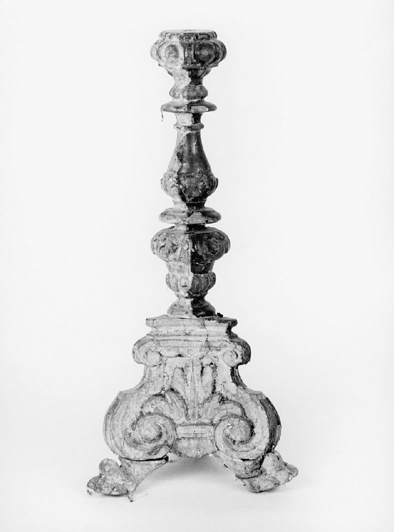 motivo decorativo floreale (candeliere d'altare) - bottega toscana (sec. XVIII)