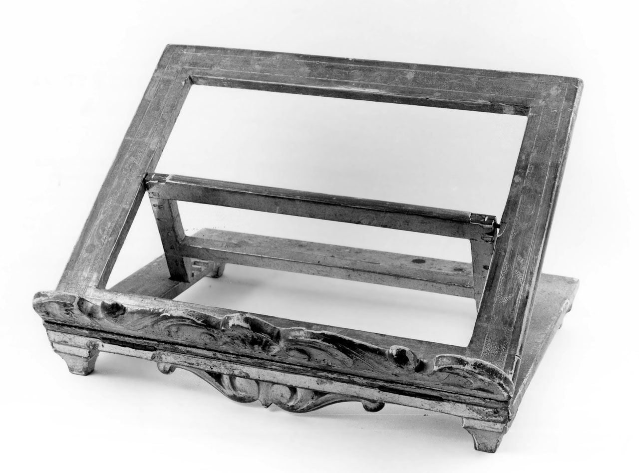 motivi decorativi vegetali (leggio d'altare) - bottega toscana (seconda metà sec. XVIII)