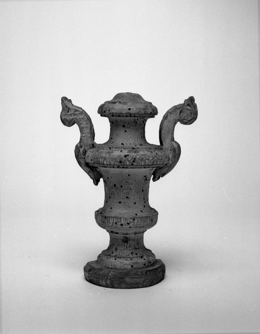 vaso d'altare con composizione floreale, serie - bottega toscana (seconda metà sec. XVIII)