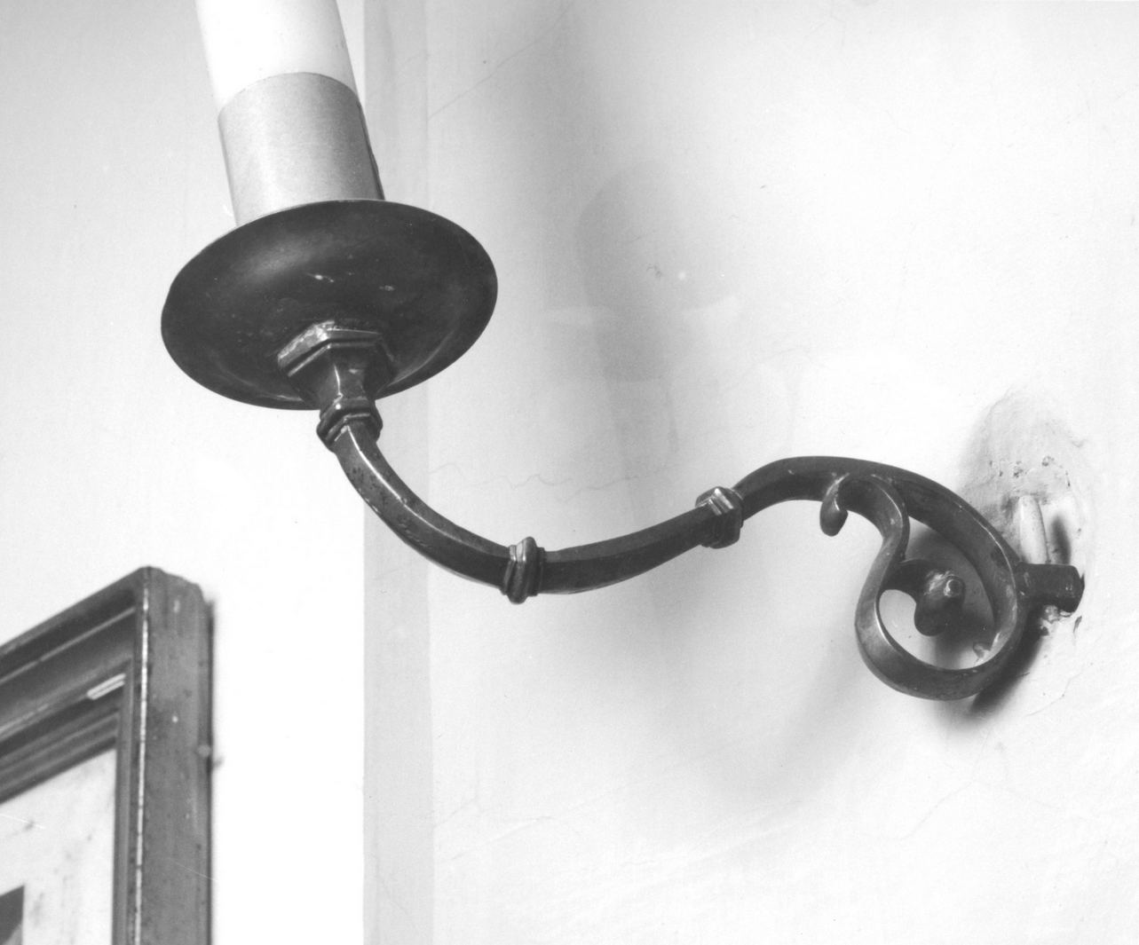 candeliere da parete, serie - bottega toscana (seconda metà sec. XIX)