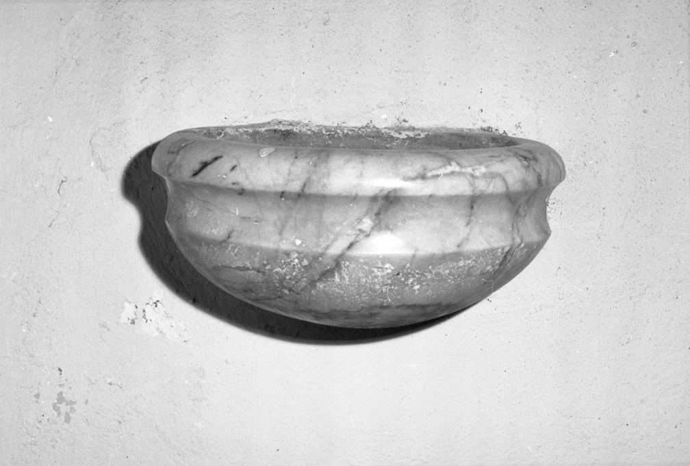 acquasantiera da parete - bottega toscana (prima metà sec. XIX)