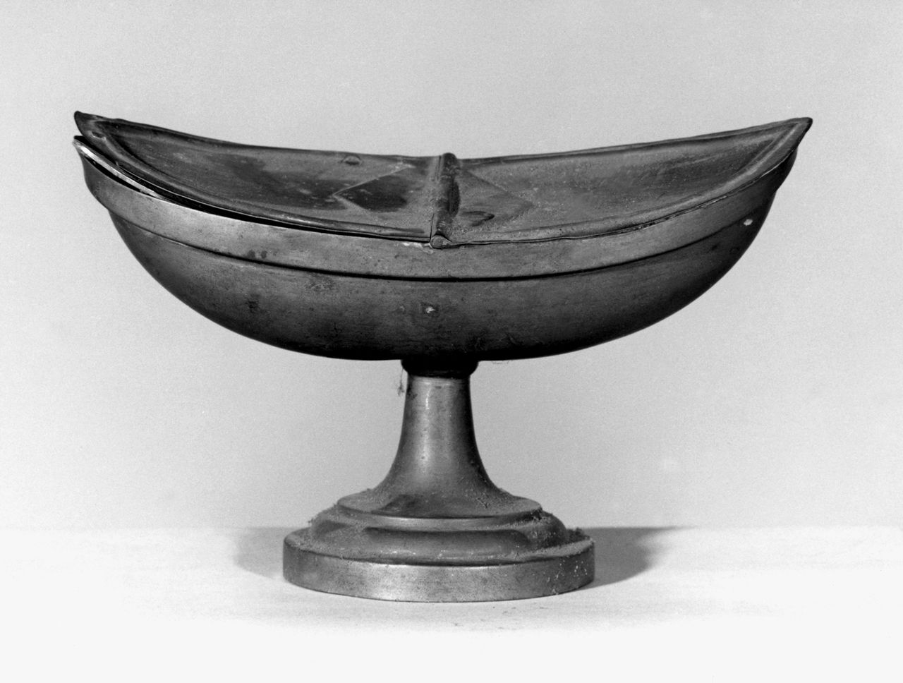 navicella portaincenso - bottega toscana (prima metà sec. XVI)