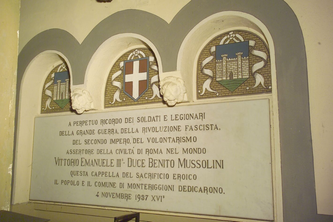 lapide commemorativa - bottega toscana (sec. XX)