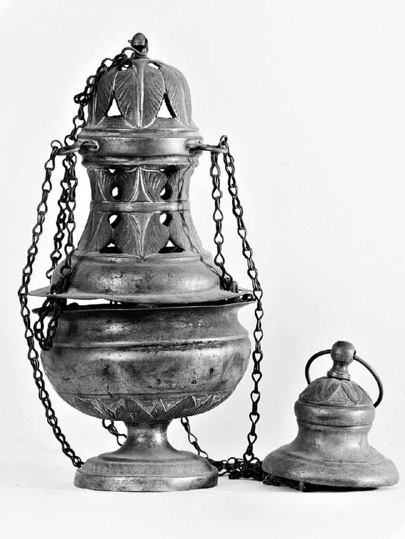 motivi decorativi vegetali stilizzati (turibolo) - bottega toscana (prima metà sec. XIX)