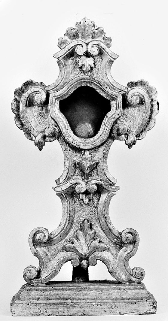 motivi decorativi geometrici e vegetali stilizzati (reliquiario - a ostensorio) - bottega toscana (seconda metà sec. XVIII)