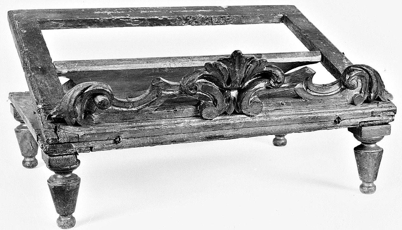 motivi decorativi vegetali (leggio d'altare) - bottega toscana (fine/inizio secc. XVIII/ XIX)