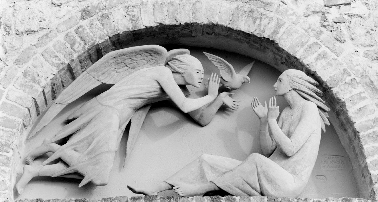 Annunciazione (gruppo scultoreo, insieme) di Olla Pier Luigi (sec. XX)