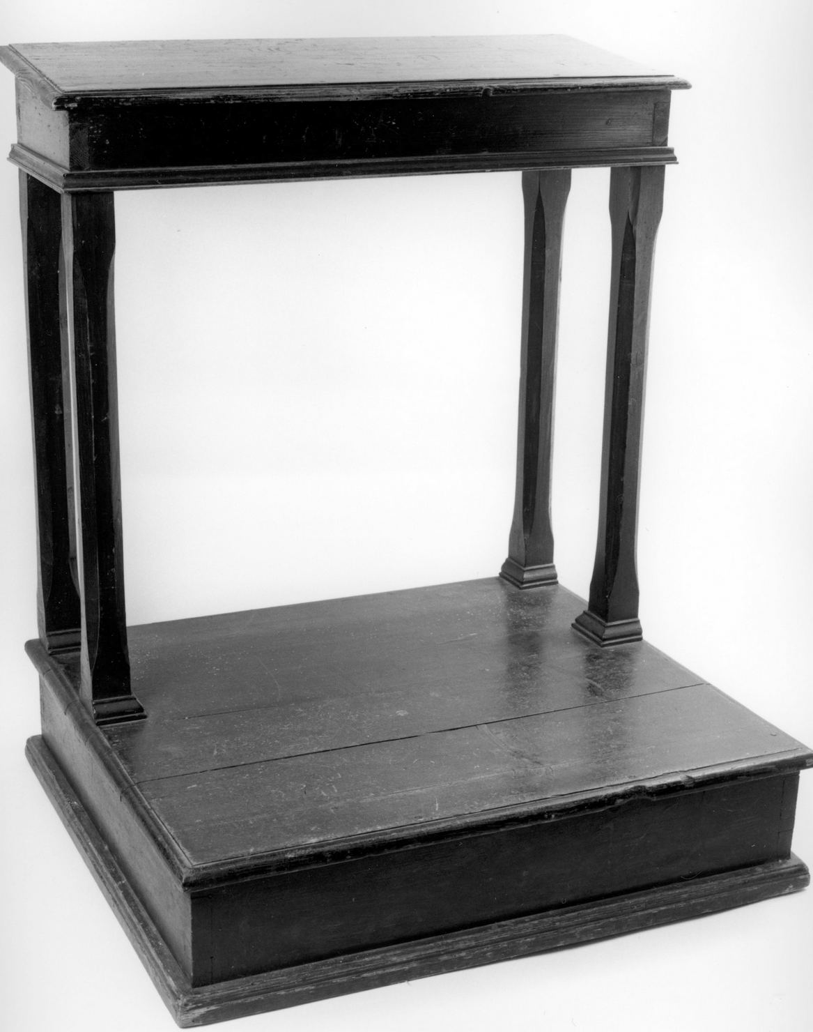 inginocchiatoio - bottega toscana (prima metà sec. XX)