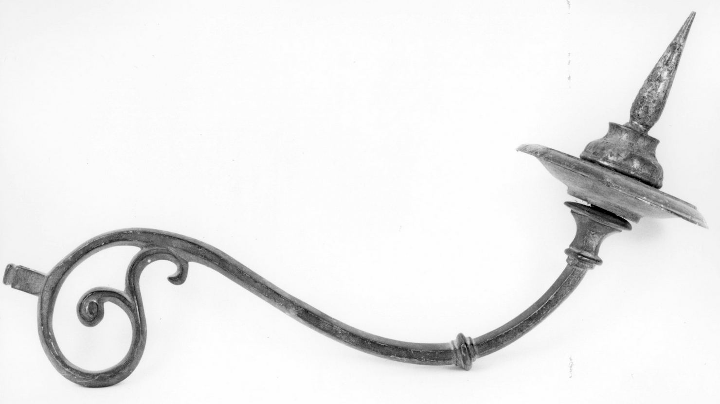 candeliere da parete, serie - bottega toscana (seconda metà sec. XVII)