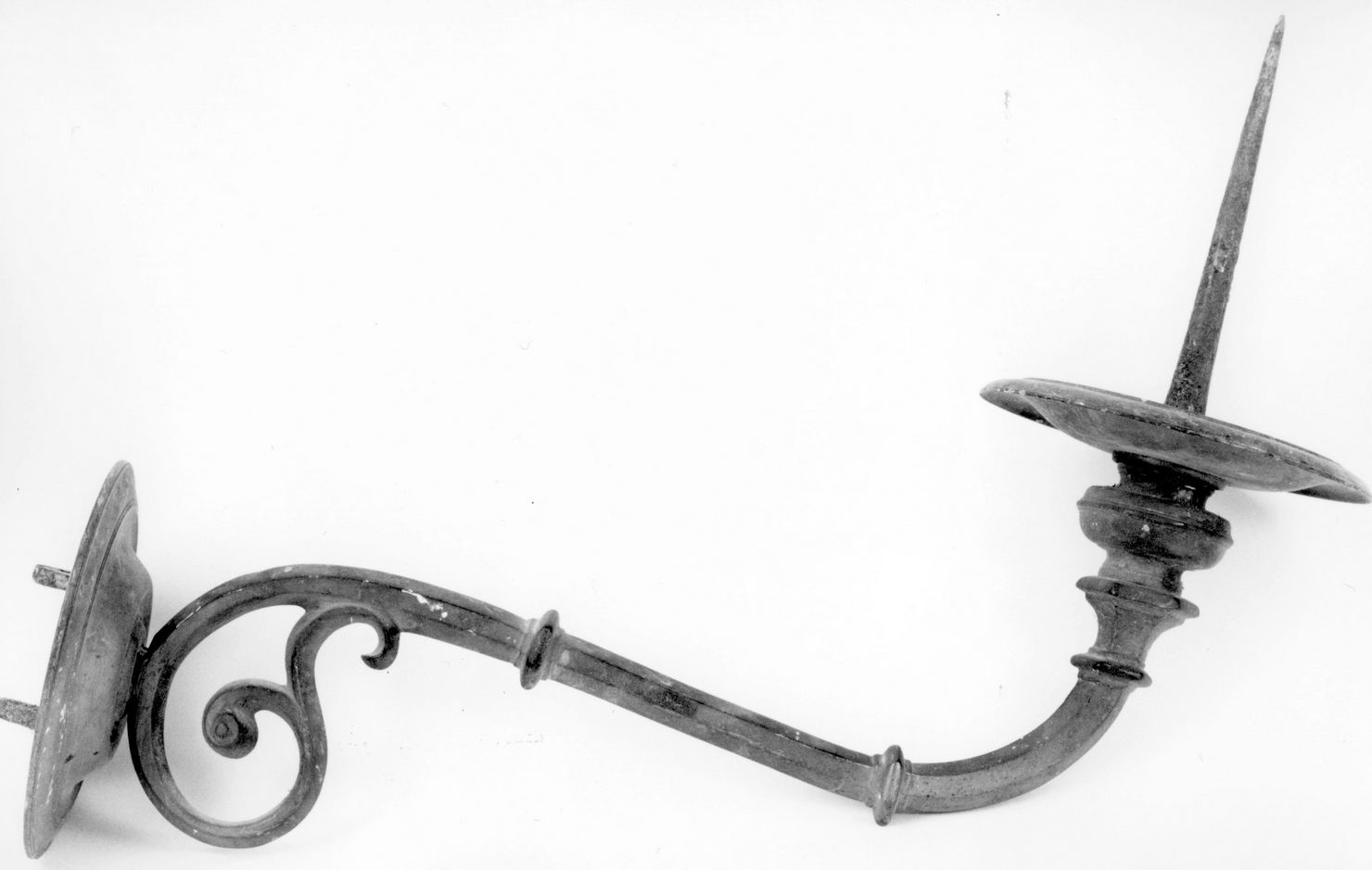 candeliere da parete, serie - bottega toscana (seconda metà sec. XVII)