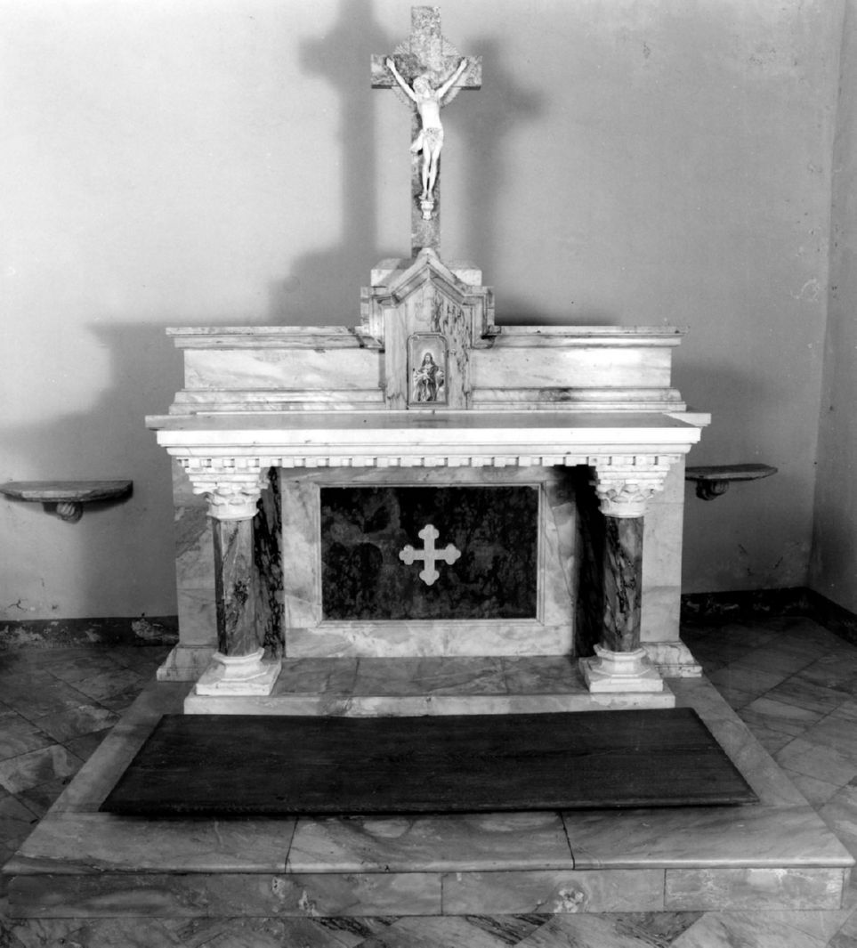 altare maggiore di Peruzzi Duilio (sec. XX)