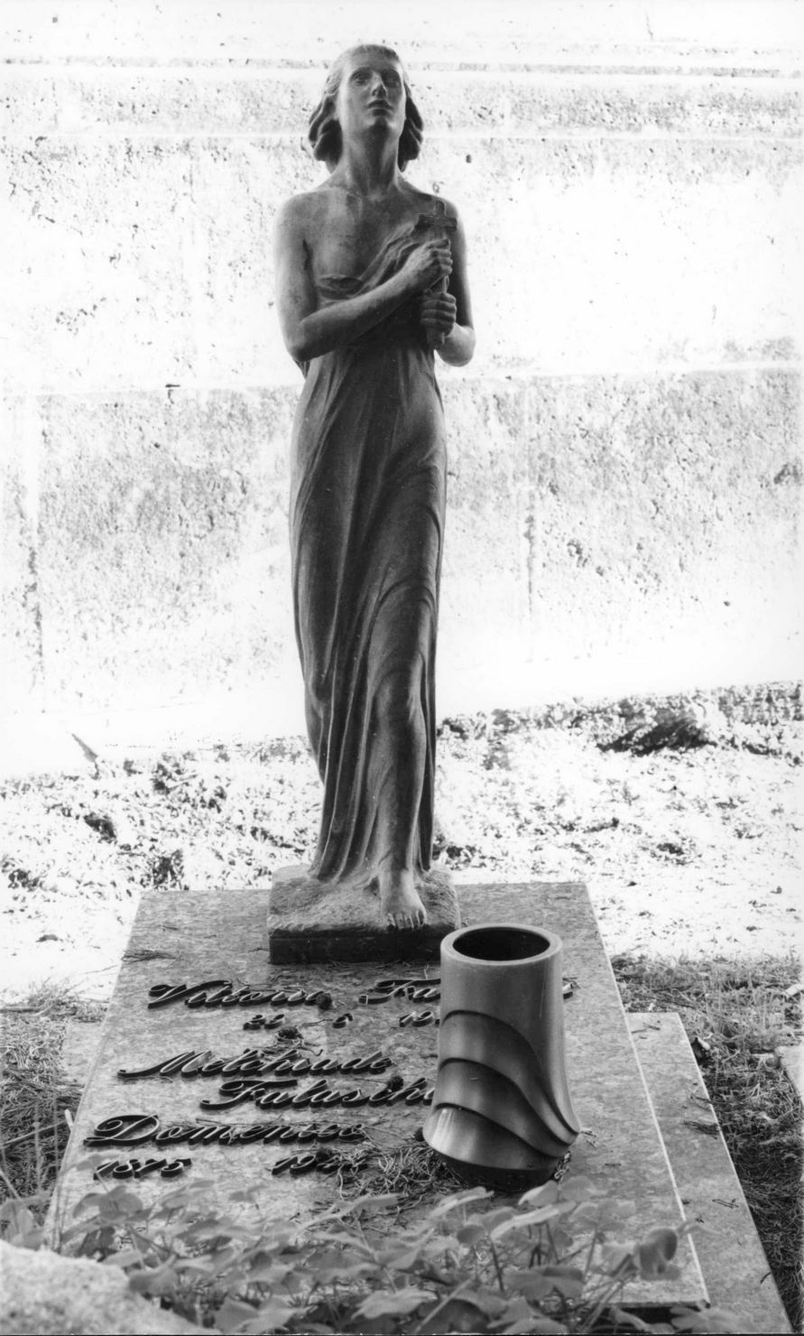 Fede (monumento funebre) di Trapassi Ezio (sec. XX)