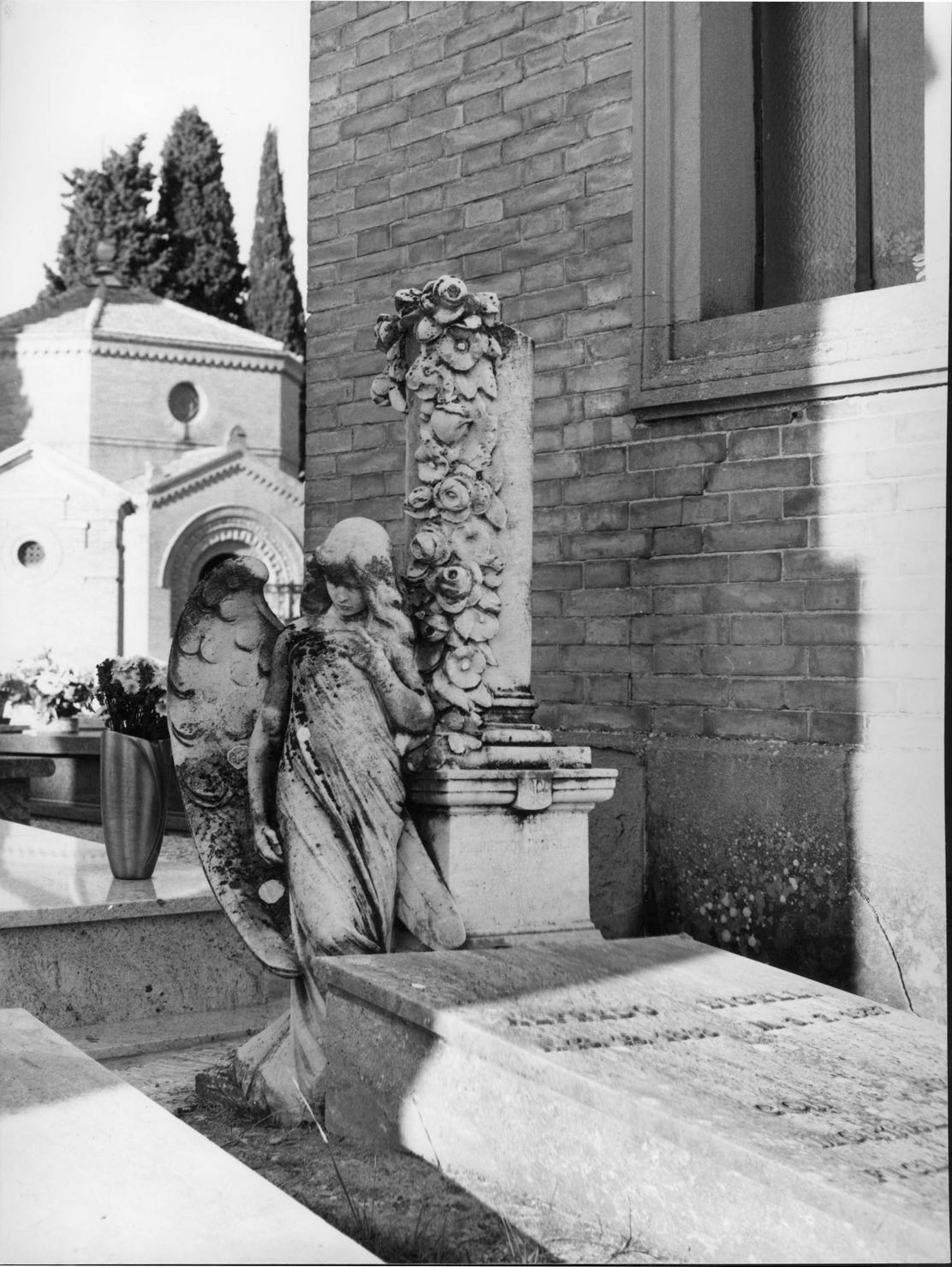 angelo della Morte (monumento funebre) di Corsini Fulvio (sec. XX)