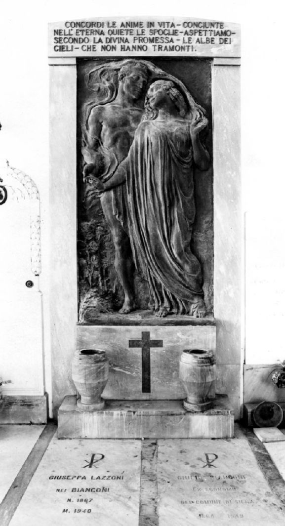 L'amore coniugale, figura maschile e figura femminile abbracciate (monumento funebre) di Bianconi Guido (sec. XX)