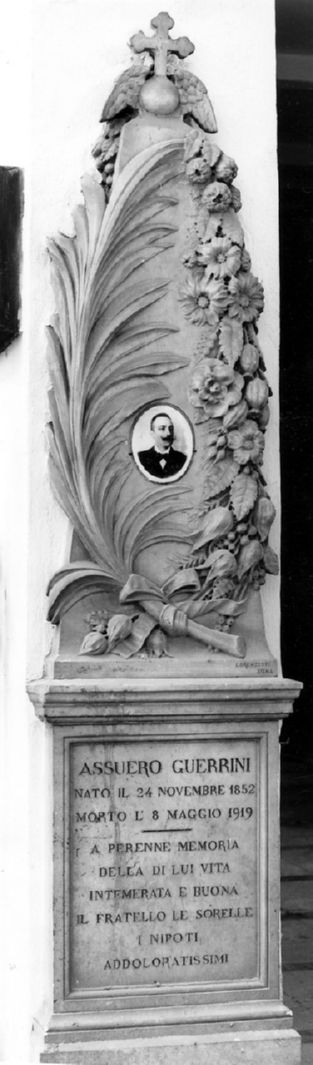 motivi decorativi vegetali (monumento funebre) di Lorenzetti A (sec. XX)