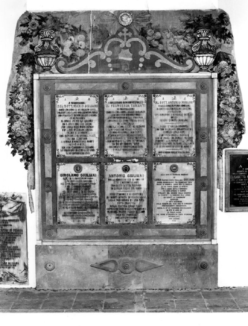 stemma gentilizio della famiglia Giuliani (monumento funebre) - ambito toscano (sec. XIX)