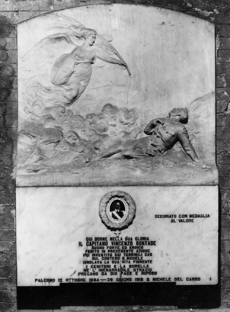 angelo che soccorre il soldato morente sul campo di battaglia (monumento funebre) di Trapassi Ezio (sec. XX)