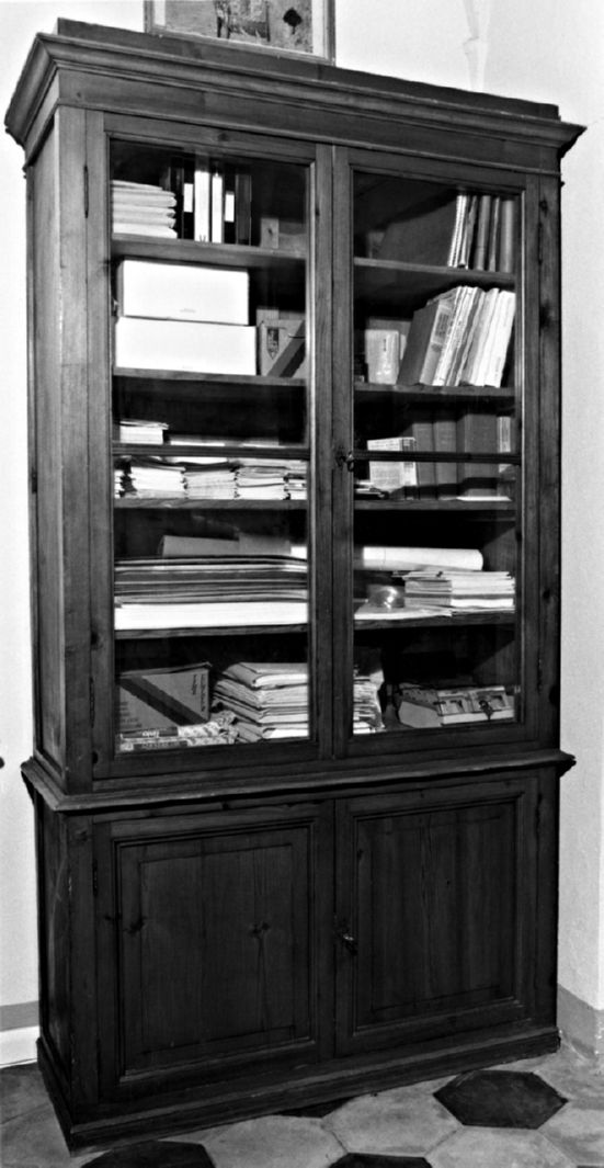 libreria, opera isolata - bottega toscana (prima metà sec. XX)