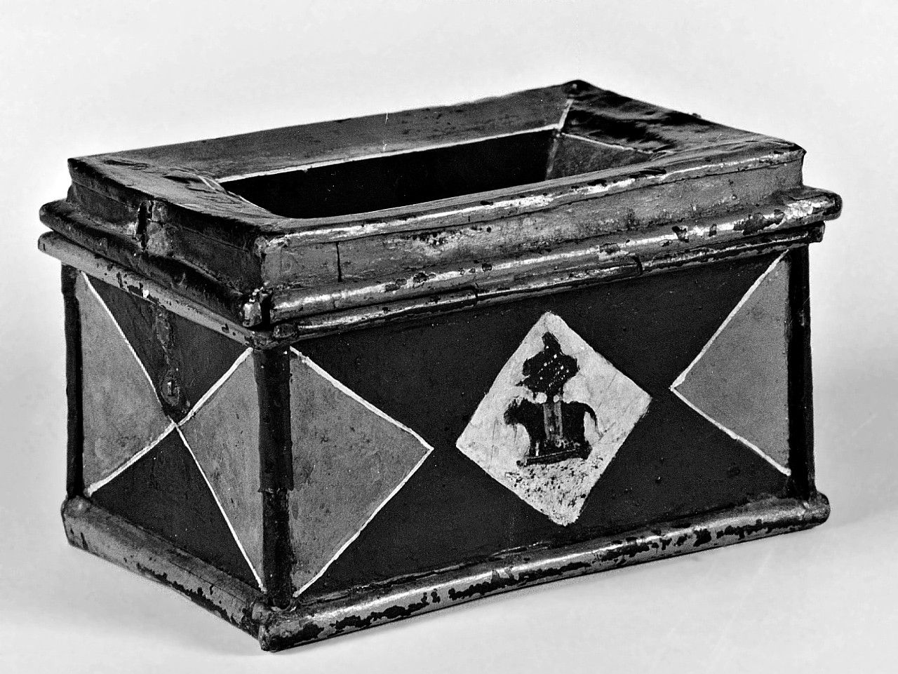 stemma della contrada della Selva (cassetta per elemosine) - ambito senese (secc. XIX/ XX)