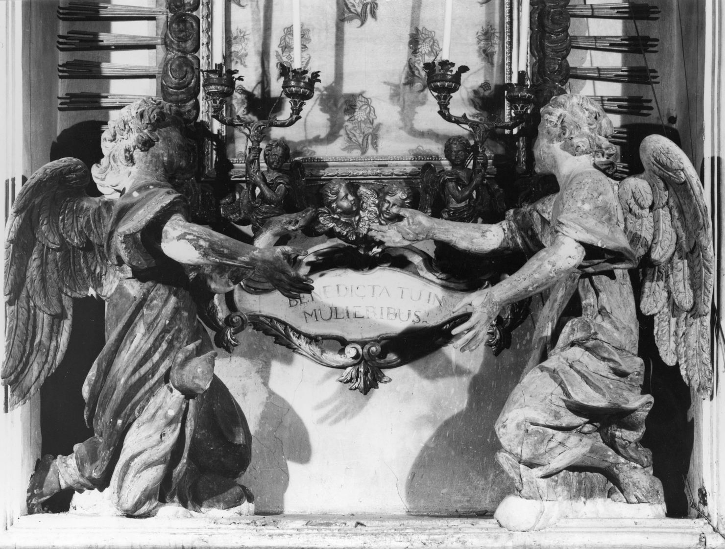 angelo (statua, coppia) di Mazzuoli Giuseppe il Vecchio (attribuito) (fine/inizio secc. XVII/ XVIII)