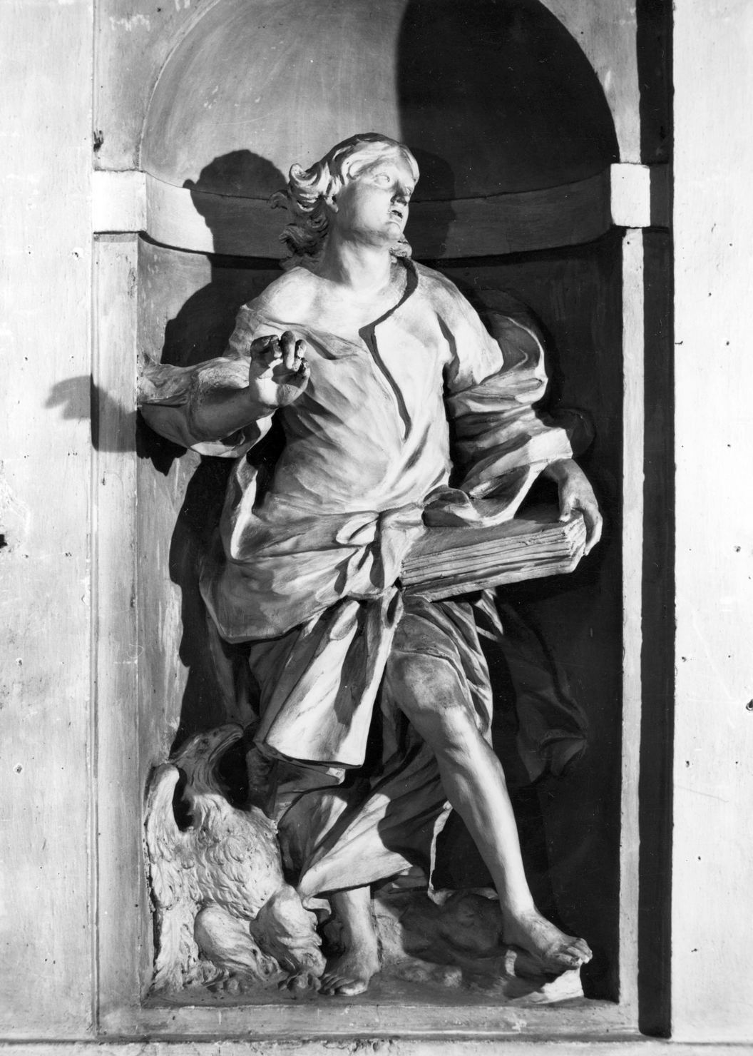 San Giovanni Evangelista (statua) di Mazzuoli Giuseppe il Vecchio (attribuito) (fine/inizio secc. XVII/ XVIII)