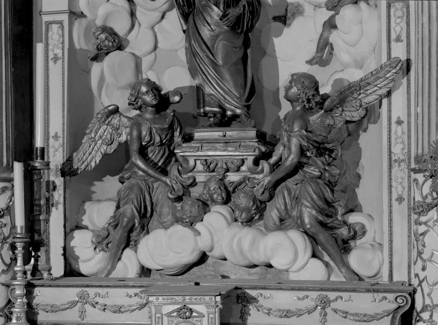 angeli (decorazione) di Mazzuoli Giovanni Antonio (cerchia) (fine/inizio secc. XVII/ XVIII)