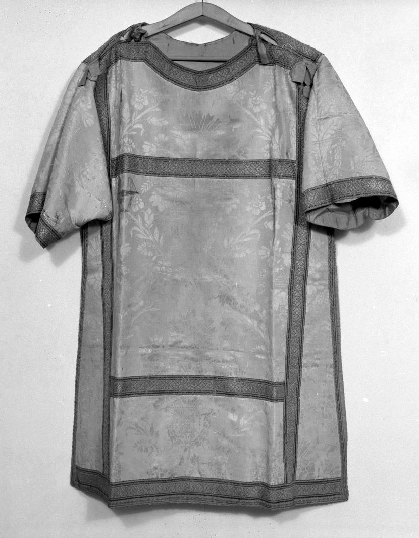 tunicella, serie - manifattura italiana (metà sec. XIX)