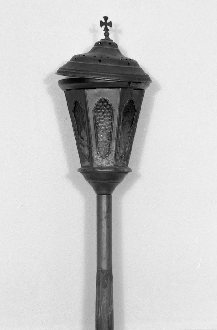 lanterna processionale, serie - bottega toscana (prima metà sec. XX)