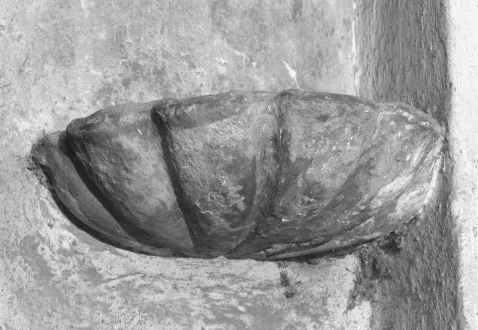 acquasantiera - bottega senese (fine/inizio secc. XVII/ XVIII)