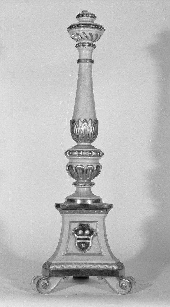 stemma gentilizio (base per croce d'altare, elemento d'insieme) - bottega toscana (sec. XIX)