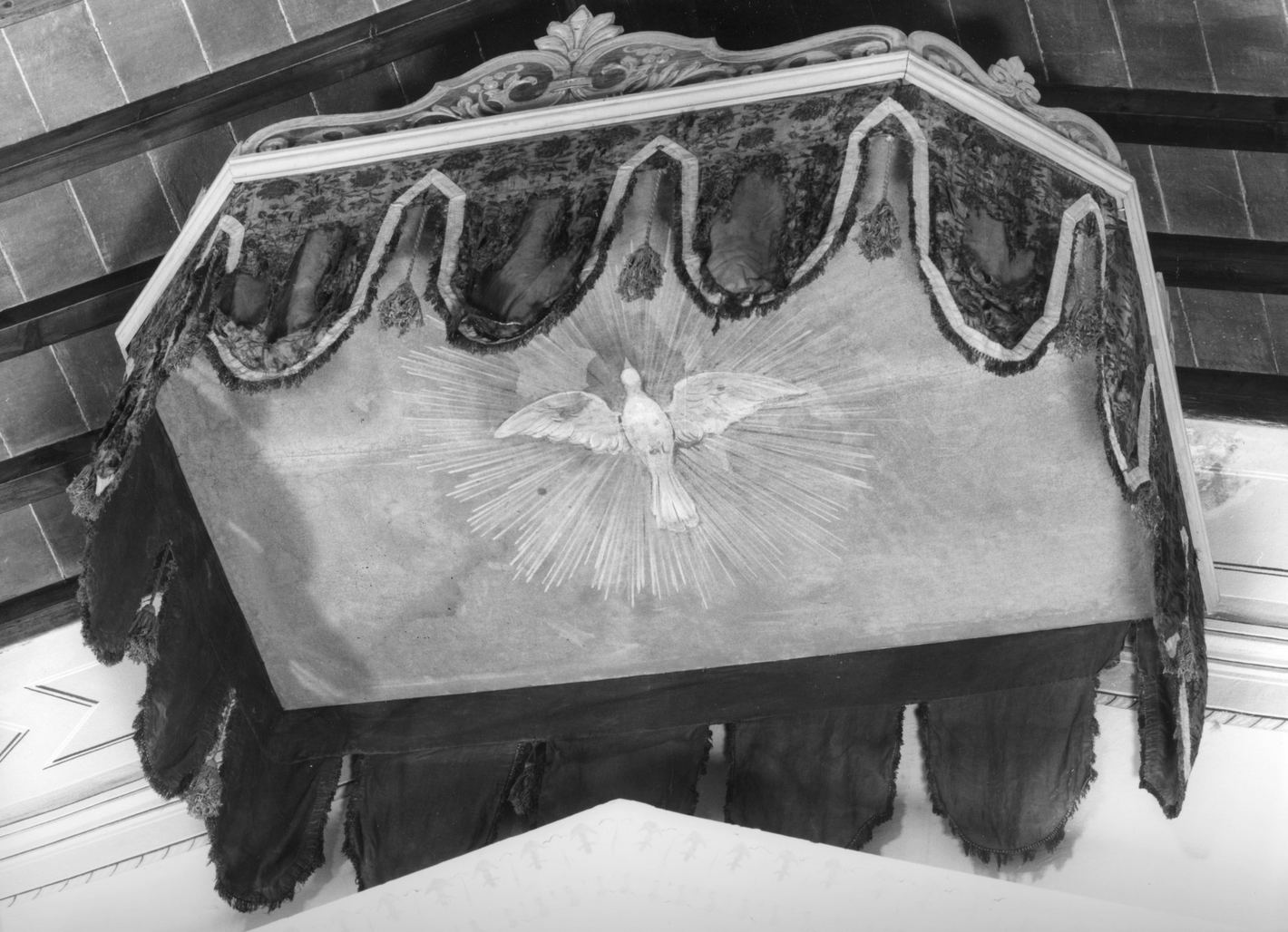 baldacchino - manifattura senese (prima metà sec. XVIII)