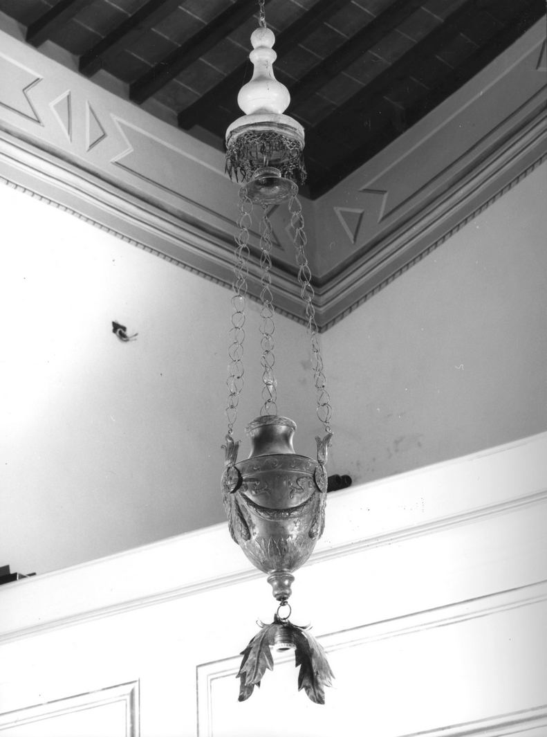 lampada pensile ad anfora - bottega toscana (seconda metà sec. XVIII)