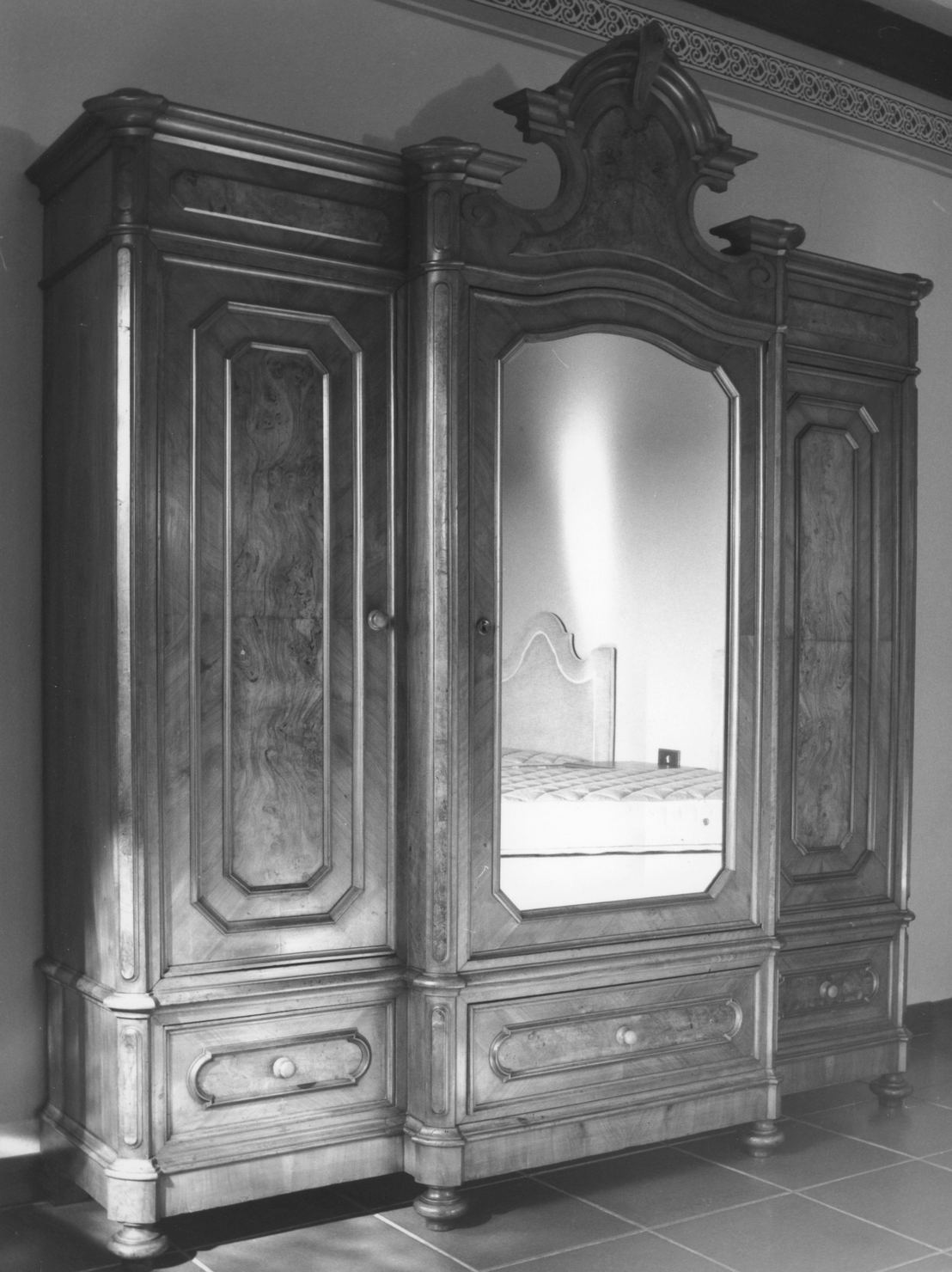 armadio - bottega toscana (primo quarto sec. XX)