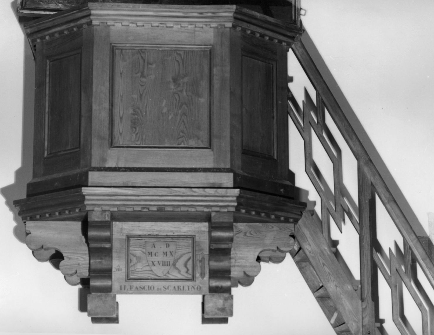 pulpito - bottega toscana (secondo quarto sec. XX)