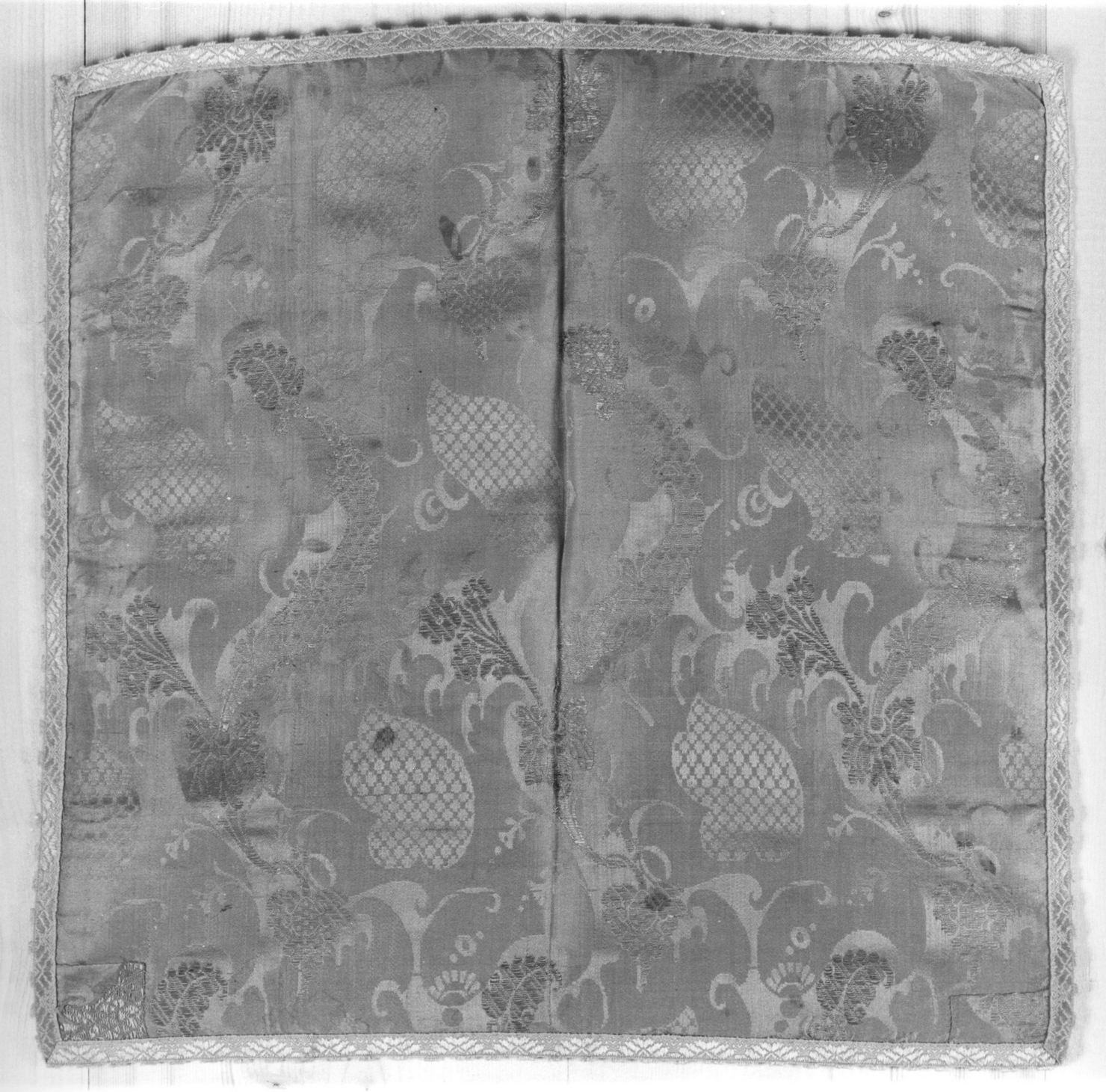 velo di calice, elemento d'insieme - manifattura toscana (prima metà sec. XIX)