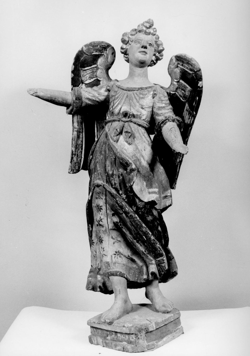 angelo annunciante (scultura, elemento d'insieme) di Arrighetti Domenico detto Cavedone (primo quarto sec. XVII)