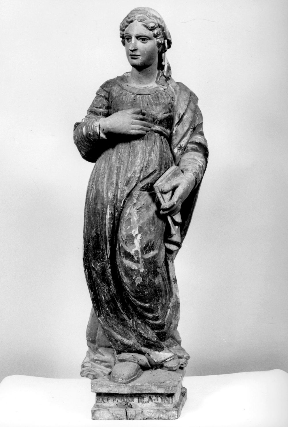 Madonna annunciata (scultura, elemento d'insieme) di Arrighetti Domenico detto Cavedone (primo quarto sec. XVII)